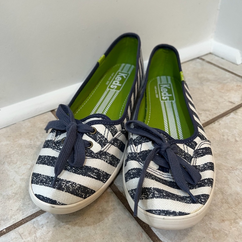 NWT Keds Striped Shoes - sz 9